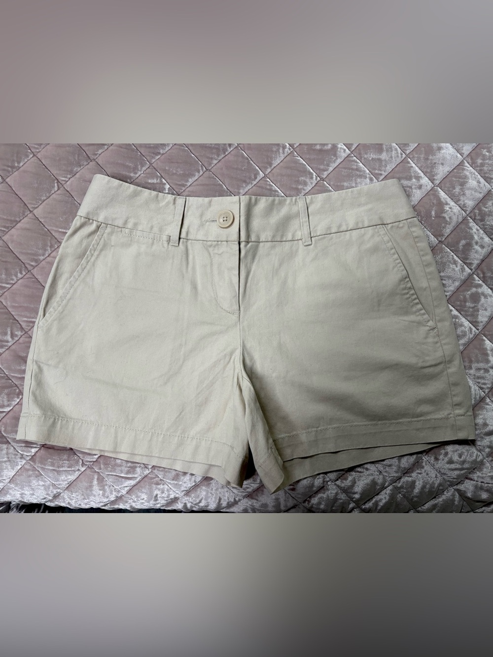 NWT❗️LOFT Beige Women's Shorts